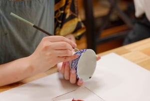 Tokyo: Kintsugi Pottery Repair Workshop with Souvenir