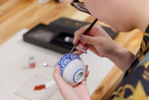 Tokyo: Kintsugi Pottery Repair Workshop with Souvenir