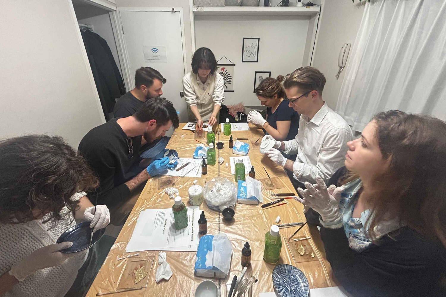 Tóquio: Workshop de Kintsugi para aprender a arte da marcenaria dourada