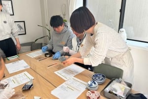 Tóquio: Workshop de Kintsugi para aprender a arte da marcenaria dourada