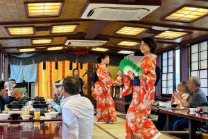 Tokio: ruta de cerezos en flor, espectáculo y comida (fechas limitadas)