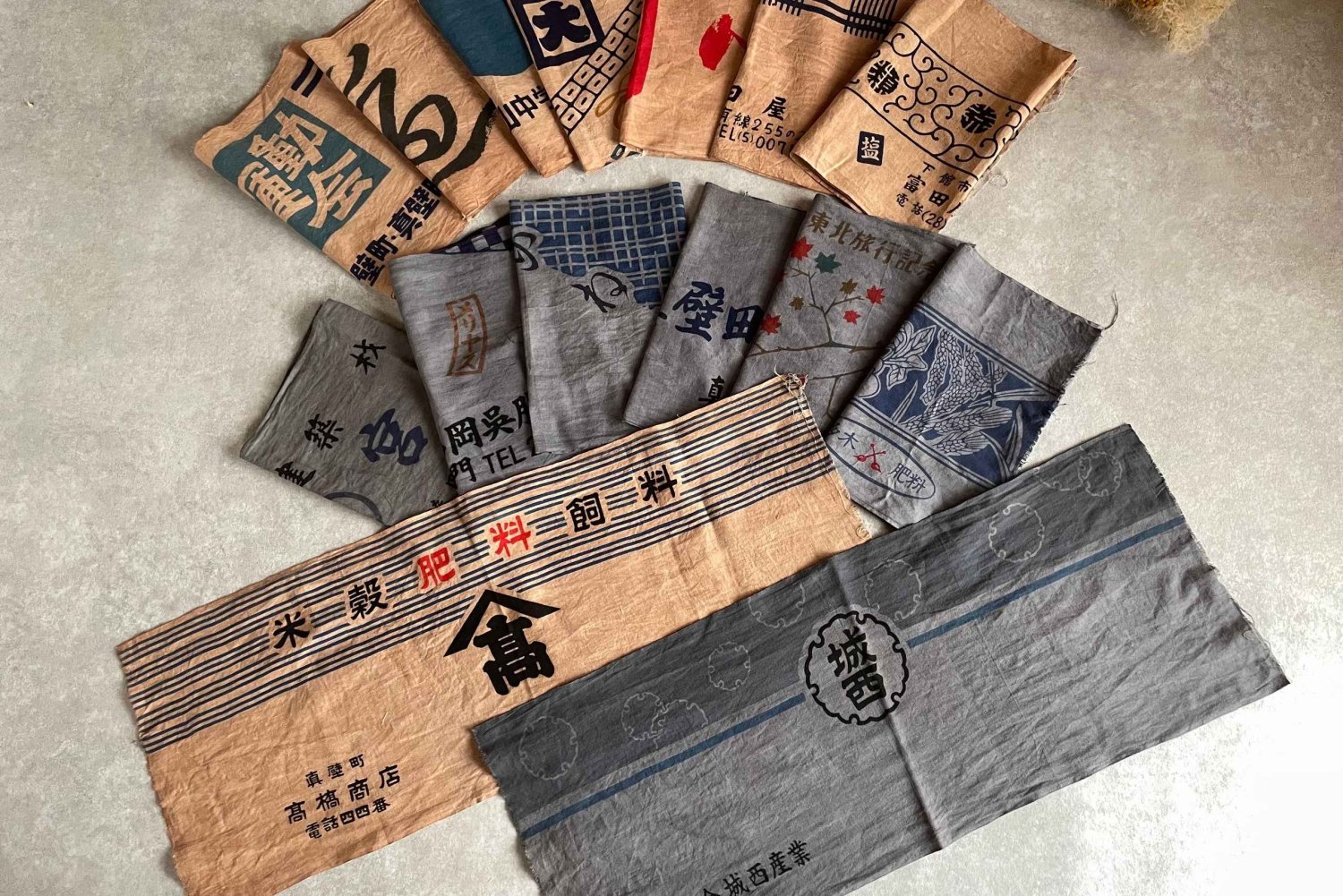 Tokyo: Sy et kort forkle med en vintage tenugui.