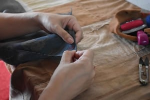Tokyo: Sewing a short length apron with a vintage tenugui.