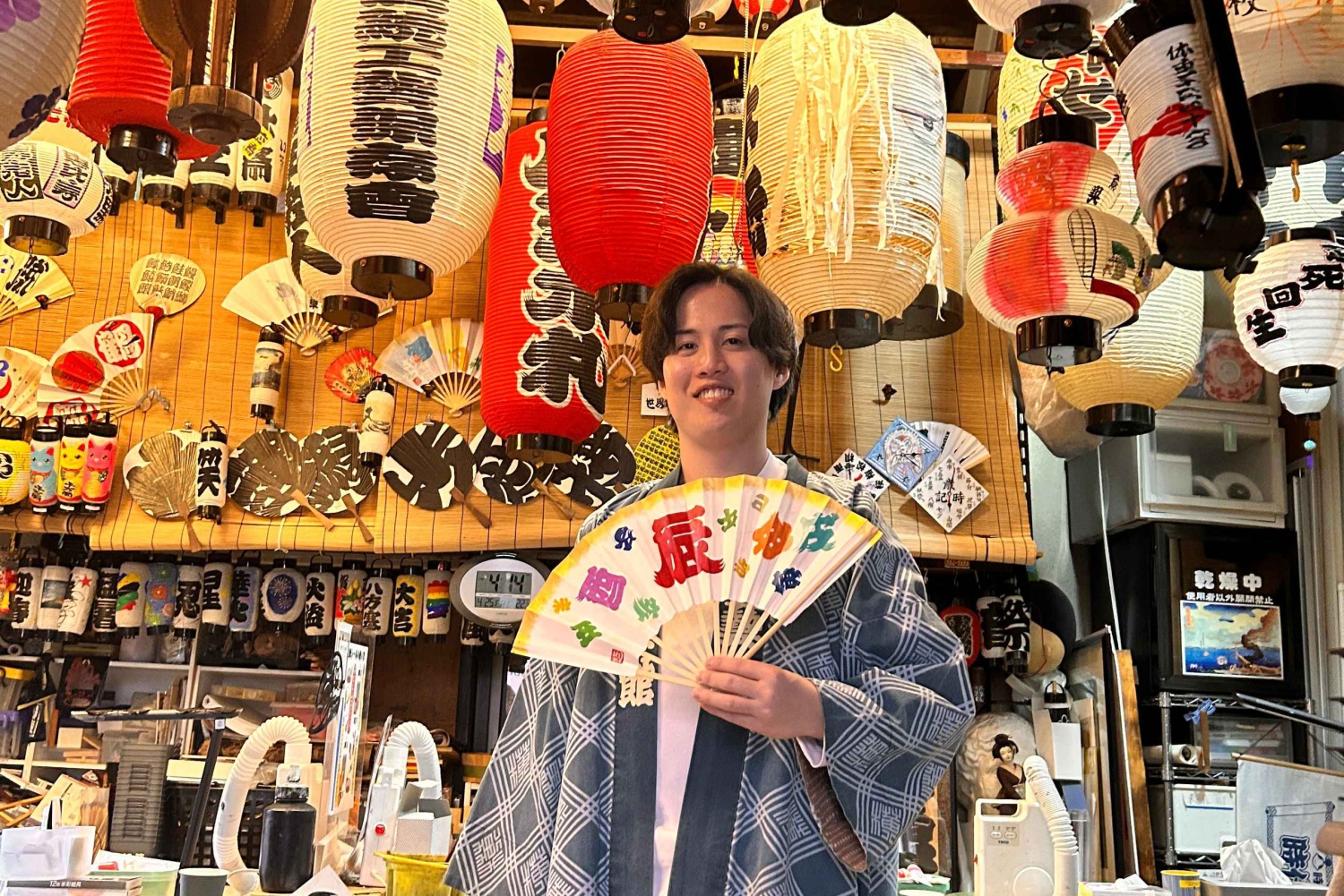 Tokio: Taller de fabricación de linternas en Asakusa con un artesano