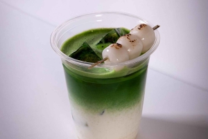 Tokyo: Matcha-Making Experience at a Cozy Café