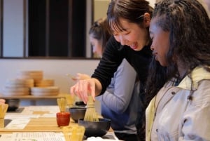 Tokio: Matcha-valmistuskokemus ja mochi-makeisia Asakusassa
