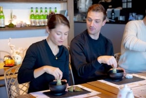 Tokio: Matcha-valmistuskokemus ja mochi-makeisia Asakusassa