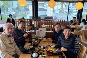 Tokyo: Midnight Halal Ramen and Mosque Tour with Guide