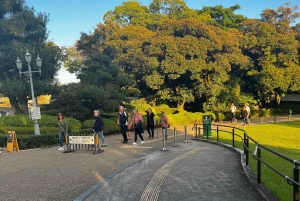 Tokyo: Midnight Halal Ramen and Mosque Tour with Guide