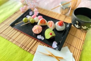 Tokyo: Kurs i å lage mochi og nerikiri med matcha-smaking