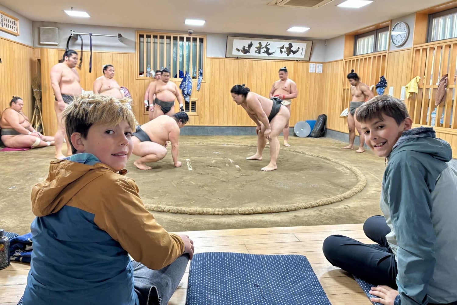 Токио: просмотр утренней тренировки по сумо