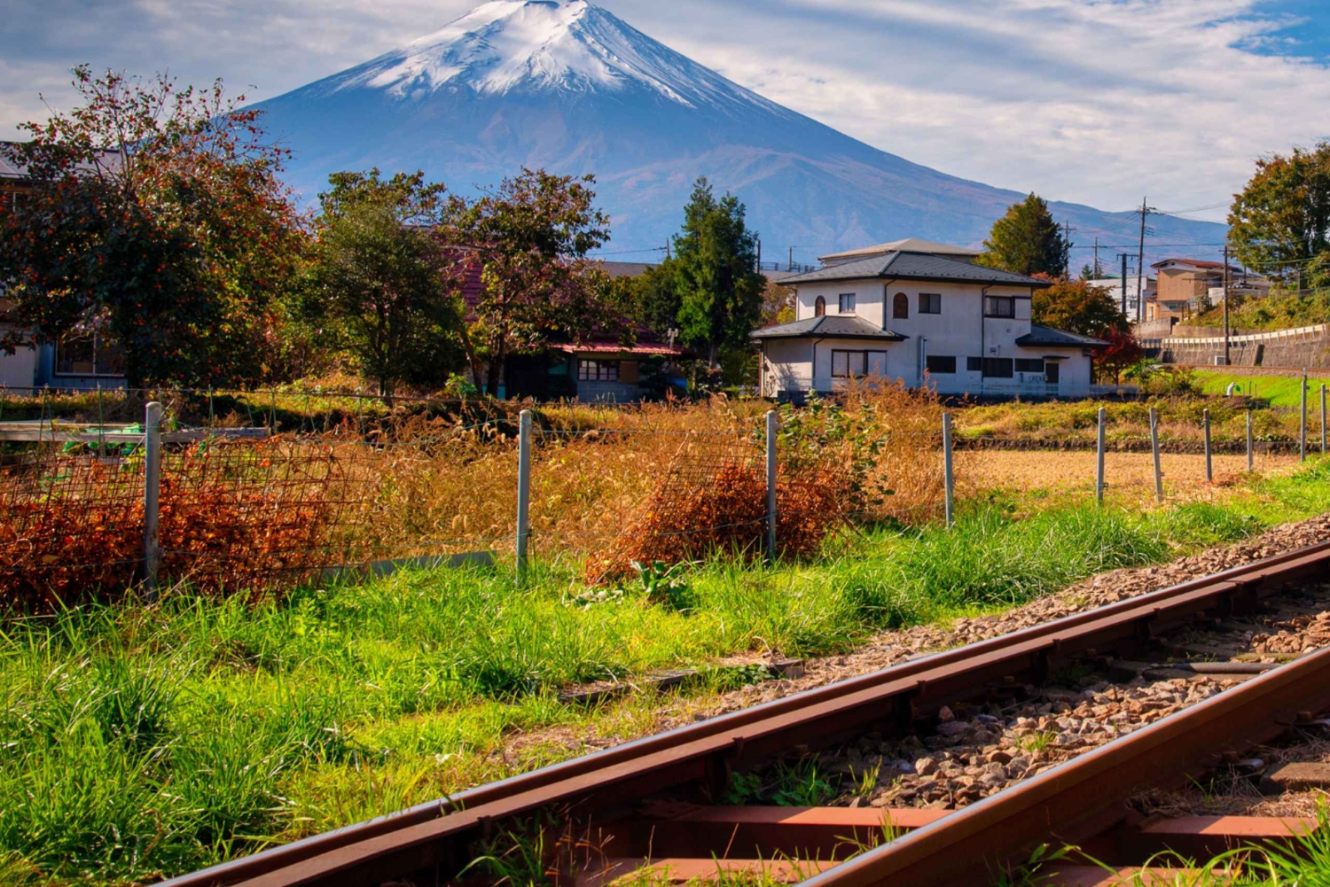 Tokio: Yksityinen, räätälöitävä Fuji-vuoren kierros luksuspakettiautolla