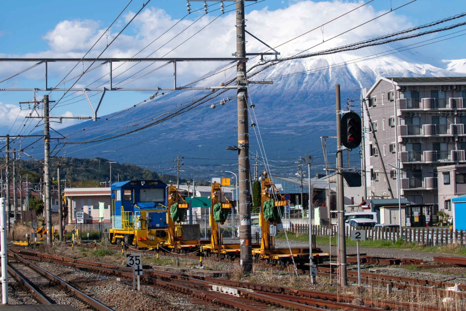 Tokio: Yksityinen, räätälöitävä Fuji-vuoren kierros luksuspakettiautolla