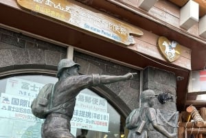 Tokio: Excursión Privada de un Día al Monte Fuji y los Cerezos en Flor de Hakone