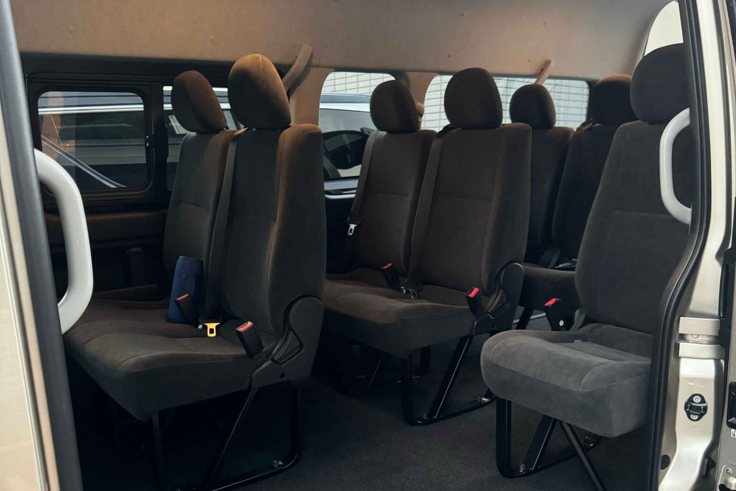 Tokyo: Narita privat transport til Tokyo City (10 seter)