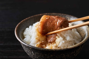 Tokyo: tour gastronomico serale a Shinjuku - sushi, manzo wagyu