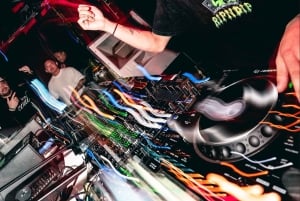 Tokyo Shinjuku: WARP Nightclub Ticket & VIP (für Ausländer)