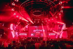 Tokyo Shinjuku: WARP Nightclub Ticket & VIP (für Ausländer)