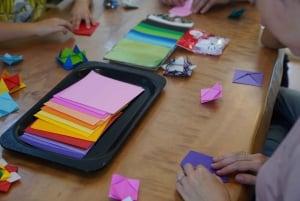 東京：地元の家でお茶とお菓子を楽しみながら折り紙を折りましょう