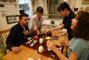 東京：地元の家でお茶とお菓子を楽しみながら折り紙を折りましょう