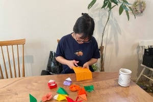 東京：地元の家でお茶とお菓子を楽しみながら折り紙を折りましょう