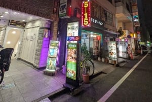Tokyo: Otsuka Nightlife Tour with Izakayas, Bars and Snacks