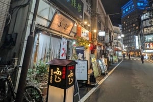 Tokyo: Otsuka Nightlife Tour with Izakayas, Bars and Snacks