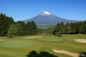 Tokyo: Private 2-Day Mt. Fuji Golf Getaway with Hotel Stay