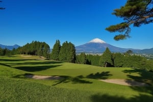 Tokyo: Private 2-Day Mt. Fuji Golf Getaway with Hotel Stay