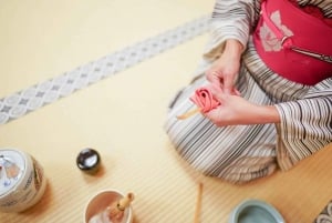 Tokyo: Esperienza di cerimonia del tè in Oshima Tsumugi Haori
