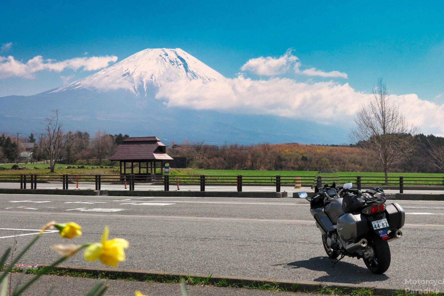 From Tokyo: Private Motorcycle Tour - Fuji, Hakone, Onsen