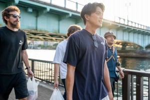 Tokyo: Private Night Cruise with Food and Drinks