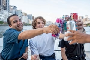 Tokyo: Private Night Cruise with Food and Drinks