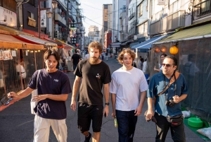 Tokyo: Private Night Cruise with Food and Drinks