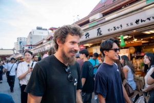 Tokyo: Private Night Cruise with Food and Drinks