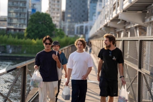 Tokyo: Private Night Cruise with Food and Drinks