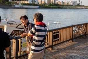 Tokyo: Private Night Cruise with Food and Drinks