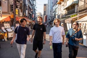 Tokyo: Private Night Cruise with Food and Drinks