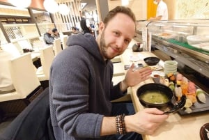 Tokyo: Privat tur og tradisjonell forestilling med middag