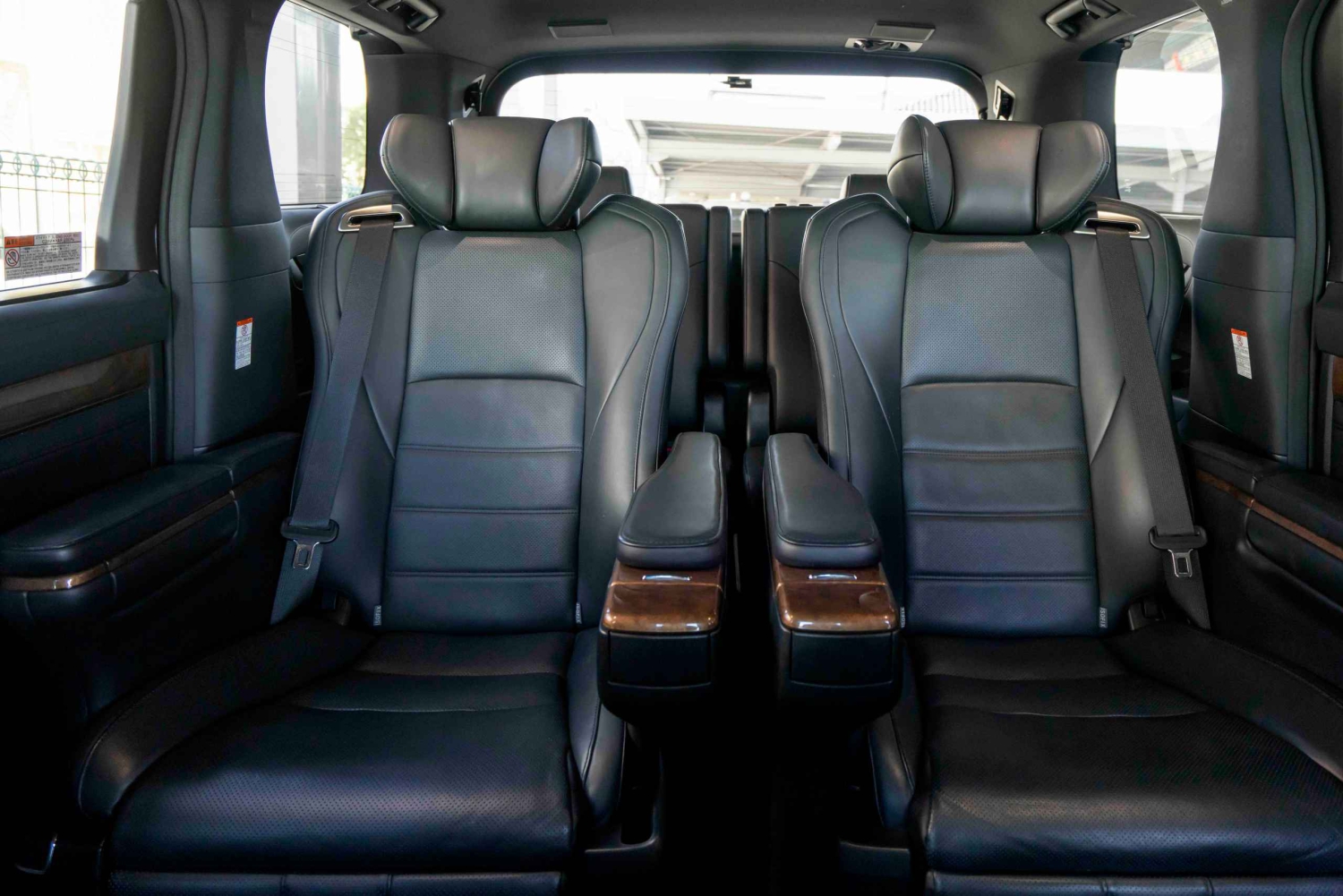 Tokyo: Private Transfer To Narita or Haneda Airport