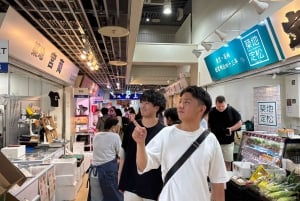 Tokyo: Tour gastronomico e tour a piedi del mercato del pesce di Tsukiji