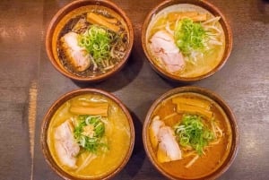 Tokyo: Ramen Tasting Tour with 6 Mini Bowls of Ramen