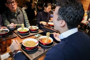 Tokyo: Ramen Tasting Tour with 6 Mini Bowls of Ramen