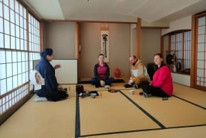 Tokio: prawdziwa ceremonia parzenia herbaty (matcha i wagashi) w Shinjuku