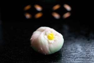 Tokio: prawdziwa ceremonia parzenia herbaty (matcha i wagashi) w Shinjuku