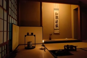 Tokio: prawdziwa ceremonia parzenia herbaty (matcha i wagashi) w Shinjuku