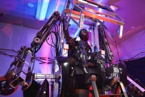 Tokio: Robot Piloting Attraction Ticket