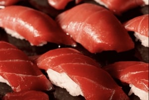 Onbeperkt sake proeven met sushi omakase-proeverij in Tokio