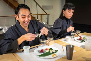 Esperienza di degustazione di sake e abbinamento con caviale a Tokyo