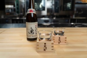 Esperienza di degustazione di sake e abbinamento con caviale a Tokyo
